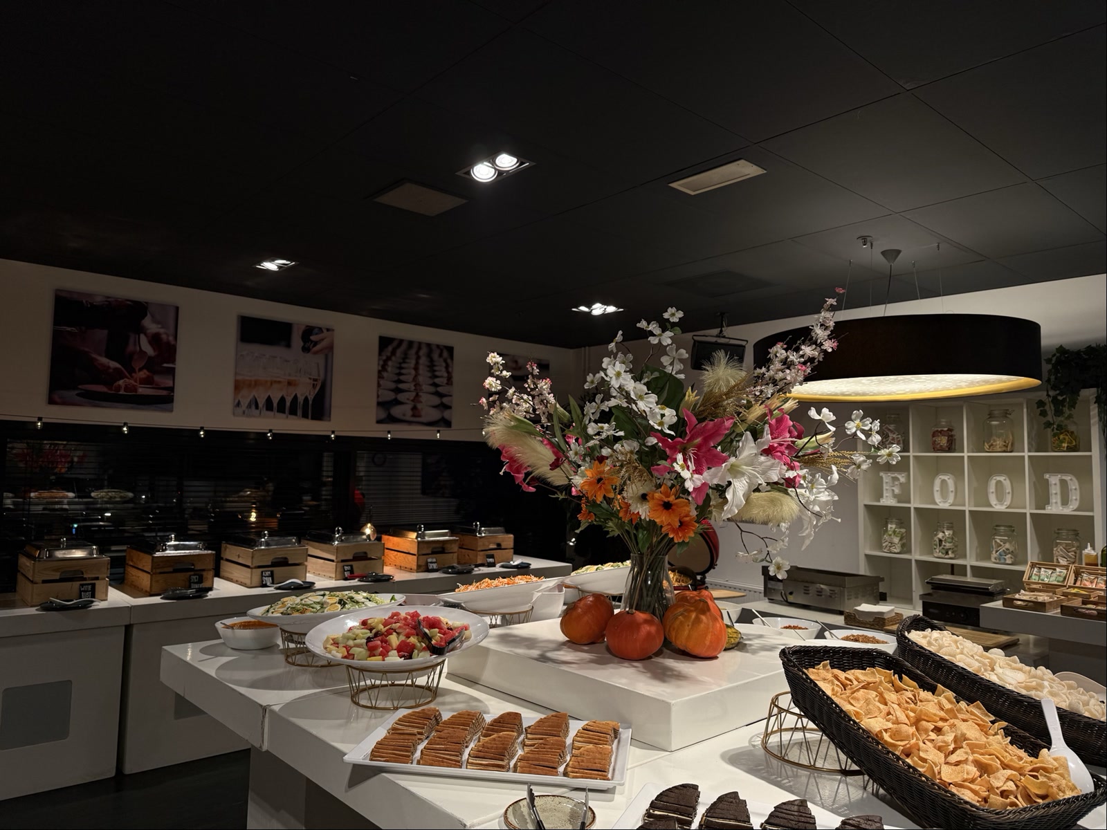 Buffet Studio 24